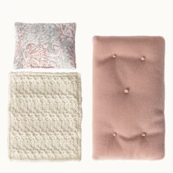 Maileg DANCE MOUSE IN DAYBED, LITTLE SISTER -Kind Buurt maileg dance mouse in daybed little sister 2